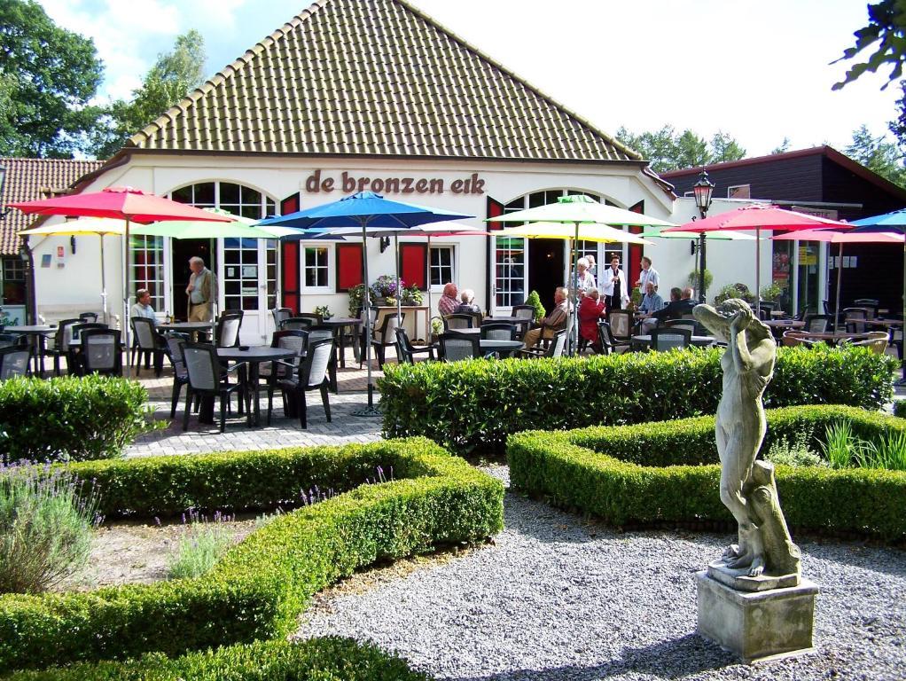 Vakantiepark De Bronzen Eik Sellingen Exterior foto